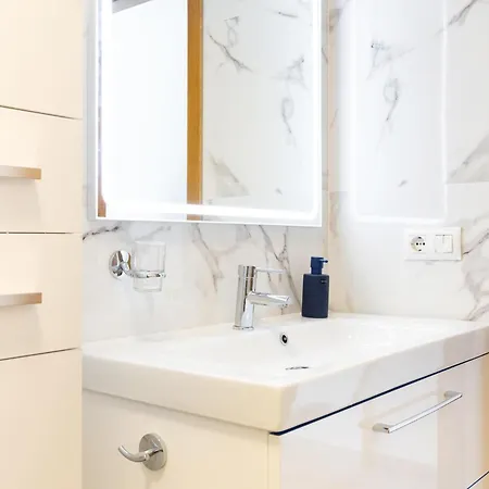 Moderno Junto Al Mar Con Balcon, Aparcamiento Y Wi-fi - Es-279-11 아파트